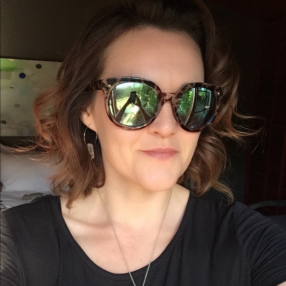 Meet your Posher, Meegan - Picture 1 of 1